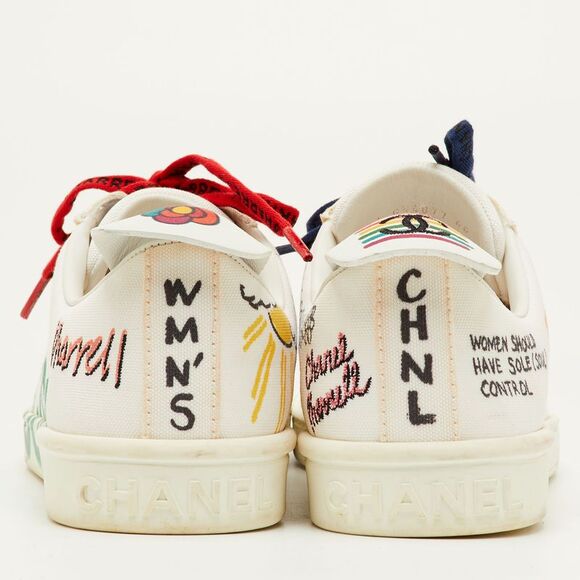 Chanel X Pharrell Cc Size 40 White Canvas Graffiti Print Low Top Sneakers - Picture 5 of 7
